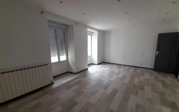 Maison à vendre    7 pièces •  Cognac