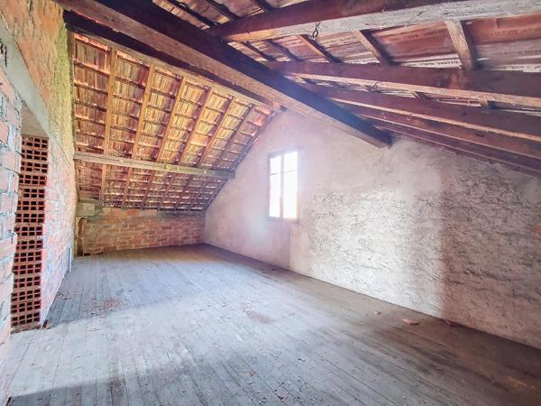 A saisir ! Maison avec Jardin, Fort Potentiel !