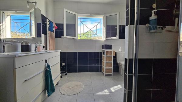 Maison Contemporaine de Plain-Pied avec Piscine – Montauban Nord