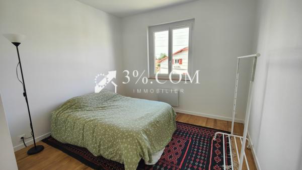 Maison
                                                                                                                                                                                                                                                                                                                        5 pièce(s)                                                                                                                                                                                                          4 chambre(s)                                                                                                                                                                                                          107.8  m²