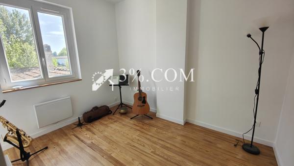 Maison
                                                                                                                                                                                                                                                                                                                        5 pièce(s)                                                                                                                                                                                                          4 chambre(s)                                                                                                                                                                                                          107.8  m²