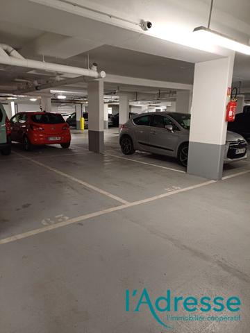 PLACE DE PARKING EN SOUS SOL, faibles charges