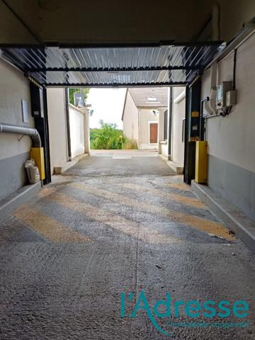 PLACE DE PARKING EN SOUS SOL, faibles charges