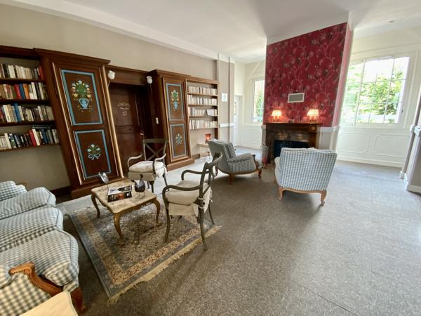 Commerce à vendre à Montignac (24290) - Dordogne