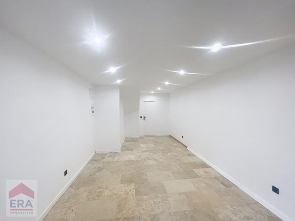 A louer Local commercial Marseille 13002 panier place de lenche