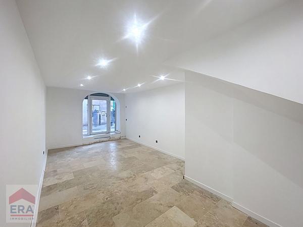 A louer Local commercial Marseille 13002 panier place de lenche