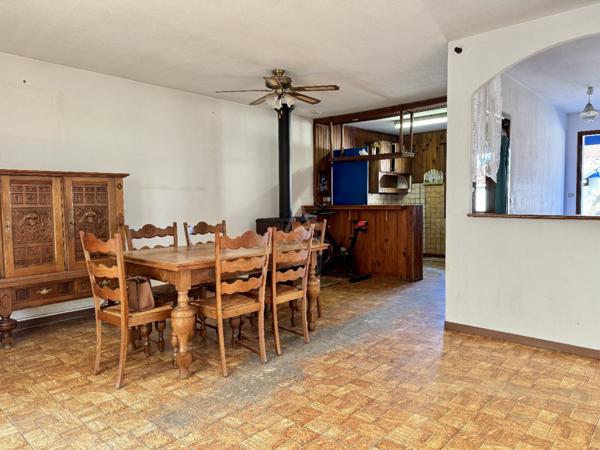 ANGOULEME - St CYBARD : maison F4 de plain pied avec jardin et garage.