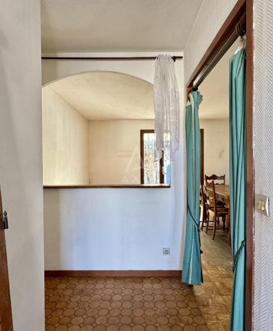 ANGOULEME - St CYBARD : maison F4 de plain pied avec jardin et garage.