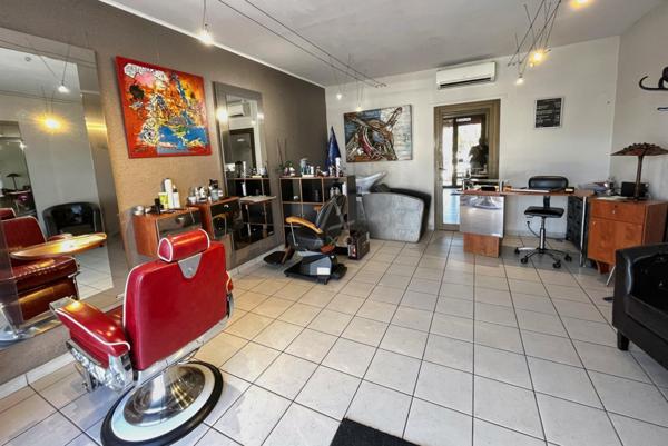 Local commercial Salon de coiffure  Centre-ville de Mont-de-Marsan