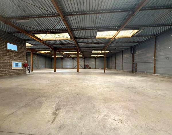 Location / Local Industriel / Bâtiment à Évreux (27000)