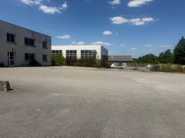 Location / Local Industriel / Bâtiment à Évreux (27000)
