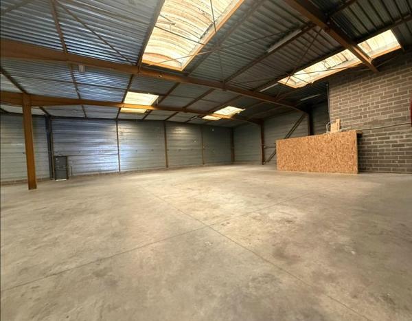Location / Local Industriel / Bâtiment à Évreux (27000)