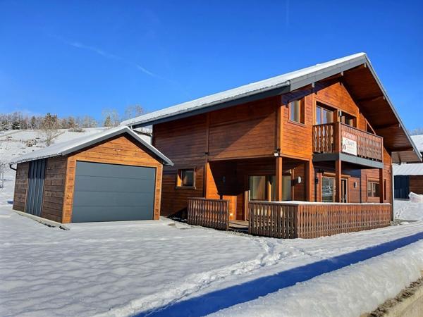 Chalet d’exception face aux montagnes, rare à saisir