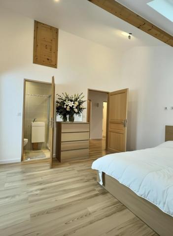 Chalet d’exception face aux montagnes, rare à saisir