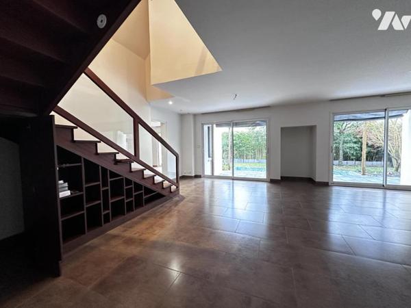 VANNES (56) A VENDRE GRANDE MAISON  DE 2008