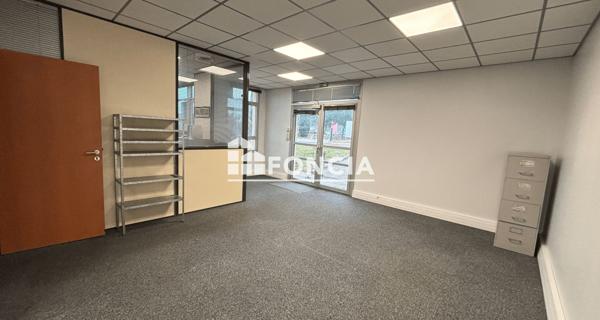 À vendre Local commercial 88.82 m² - Aix-en-provence 13290