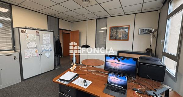 À vendre Local commercial 88.82 m² - Aix-en-provence 13290