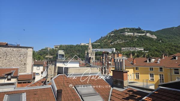 GRAND STUDIO HYPER CENTRE DE GRENOBLE IDEAL POUR INVESTISSEUR