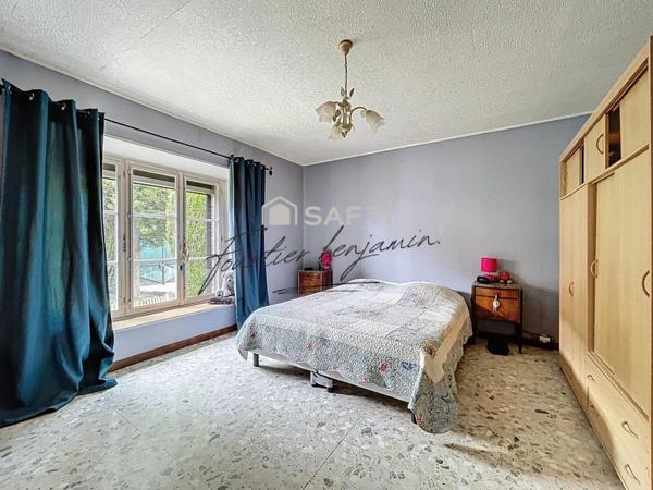 Maison aux beaux volumes, proche de Longueville!