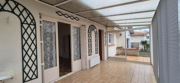 Maison de 80 m² sur un terrain de 560 m² comprenant une agréable véranda