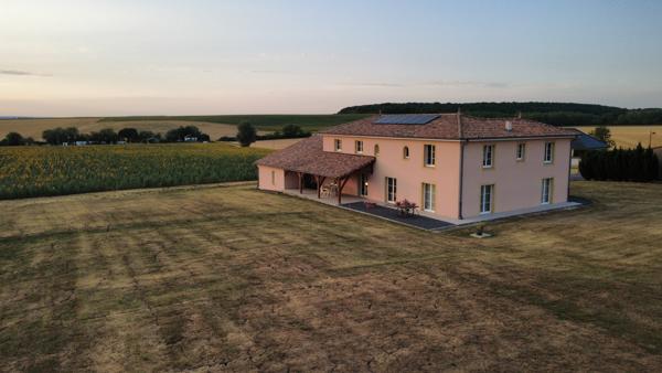 Rare, maison style bastide, état irréprochable