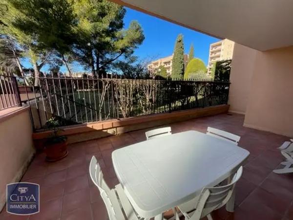 Appartement à louer 2 pièces 61.89m² Istres (13800)