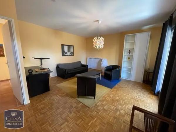 Appartement à louer 2 pièces 61.89m² Istres (13800)