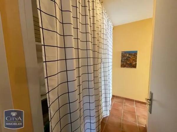 Appartement à louer 2 pièces 61.89m² Istres (13800)