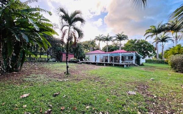 Maison à louer    4 pièces •  Petit-Bourg