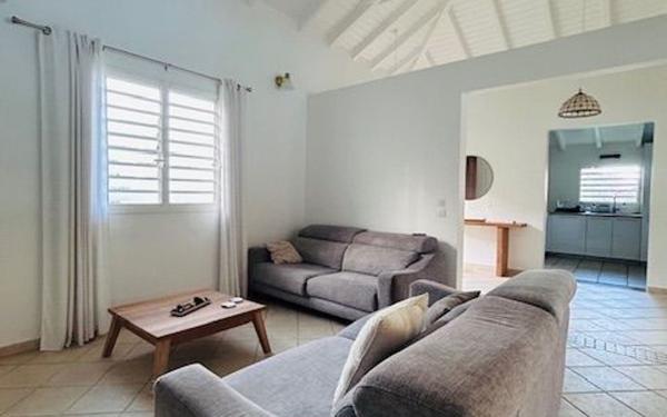 Maison à louer    4 pièces •  Petit-Bourg