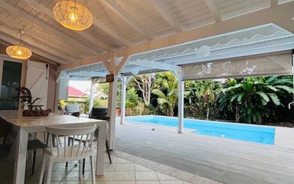 Maison à louer    4 pièces •  Petit-Bourg