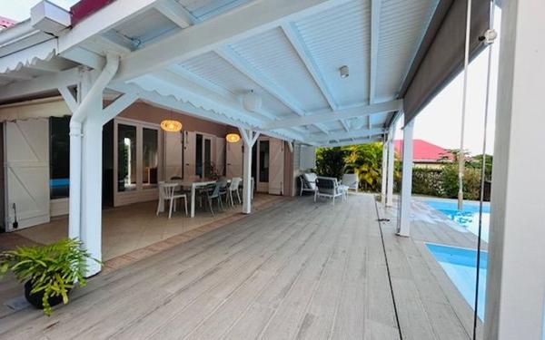 Maison à louer    4 pièces •  Petit-Bourg