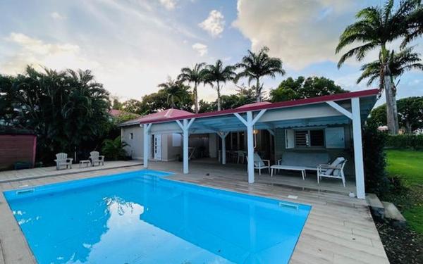 Maison à louer    4 pièces •  Petit-Bourg