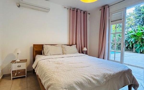 Maison à louer    4 pièces •  Petit-Bourg