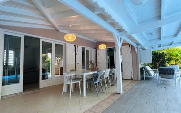 Maison à louer    4 pièces •  Petit-Bourg