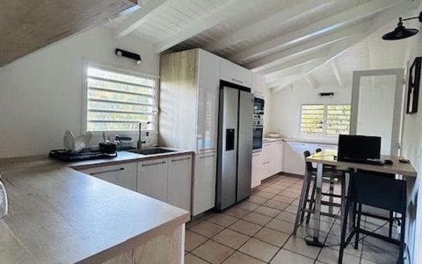 Maison à louer    4 pièces •  Petit-Bourg