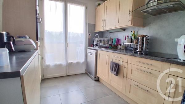 Appartement T4 à vendre  4 pièces - 68 m 2   MARSEILLE  - 13015
