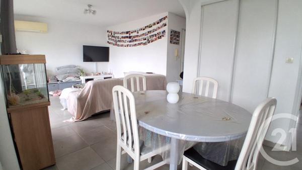 Appartement T4 à vendre  4 pièces - 68 m 2   MARSEILLE  - 13015