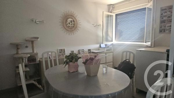 Appartement T4 à vendre  4 pièces - 68 m 2   MARSEILLE  - 13015