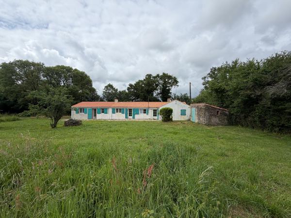 Challans (85300) CHALLANS PROCHE - MAISON 3 CHAMBRES AVEC GARAGE ET DEPENDANCES