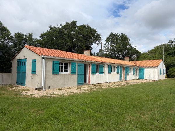 Challans (85300) CHALLANS PROCHE - MAISON 3 CHAMBRES AVEC GARAGE ET DEPENDANCES