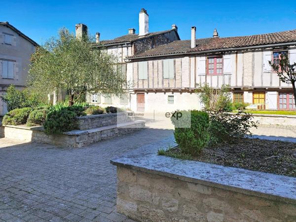 Maison de village en pierre, 150 m² habitables, volumes et cachet, Montpezat-de-Quercy (82)