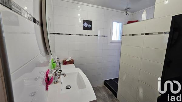 Maison 6 pièces de 140 m² à Trans-en-Provence (83720)