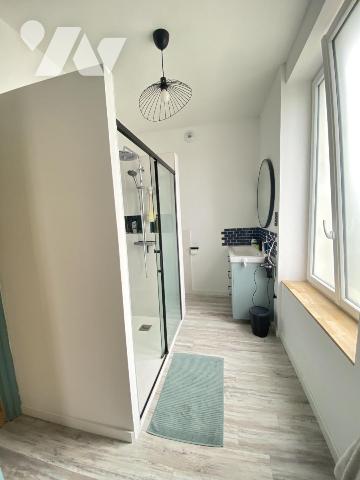 LOUDEAC HYPER CENTRE  Maison en pierre