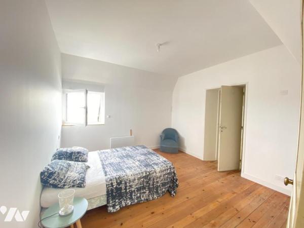 LOUDEAC HYPER CENTRE  Maison en pierre