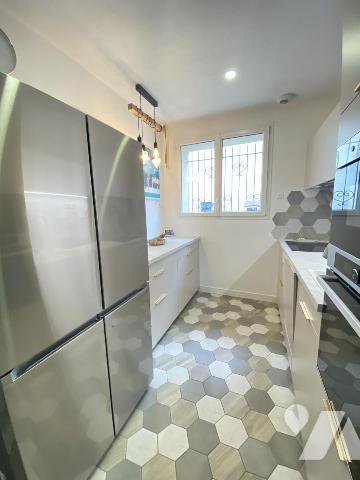 LOUDEAC HYPER CENTRE  Maison en pierre