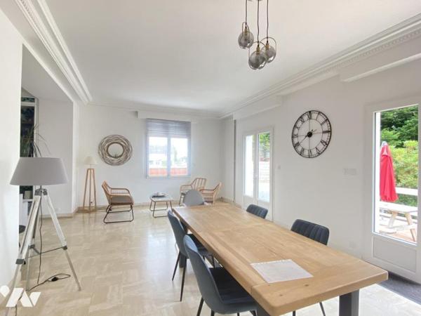 LOUDEAC HYPER CENTRE  Maison en pierre