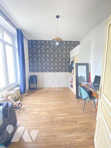 LOUDEAC HYPER CENTRE  Maison en pierre