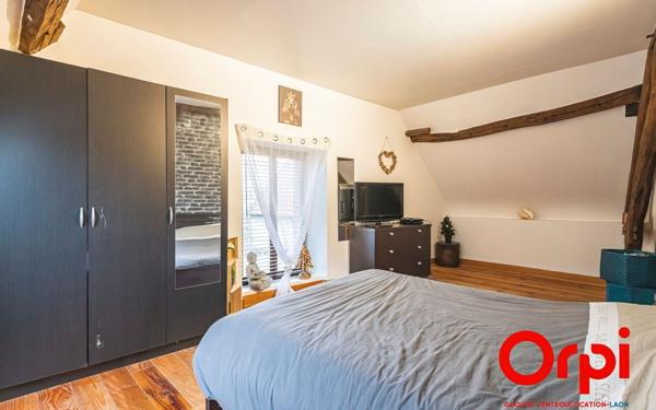 Maison à vendre    6 pièces •  Bruyères-et-Montbérault