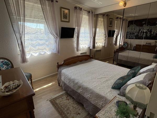 Viager occupé sans rente (100% Bouquet) situé proche Mairie de St Médard en Jalles (33160) / VIAGER ETHIQUE by EXP REALTY